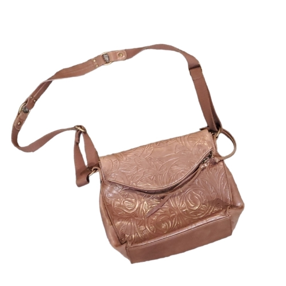The Sak Womens Leather Crossbody Bag Handbag